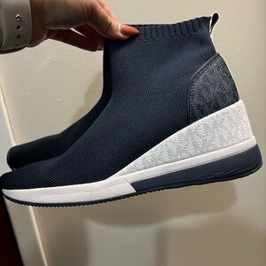 michael kors skyler stretch-knit sock sneaker - Navy & White 6.5
